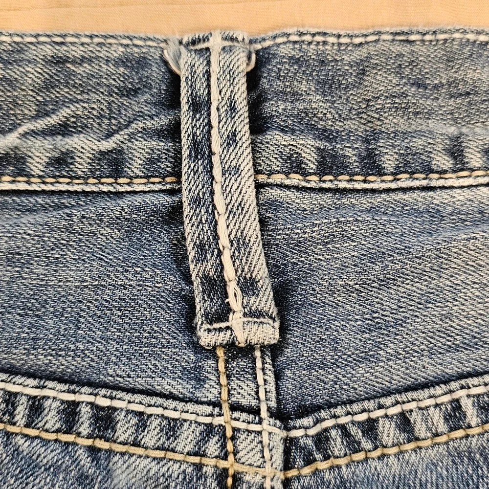 BKE Denim Aiden Straight Distressed Jeans Mens 31L Medium Wash ABM2512